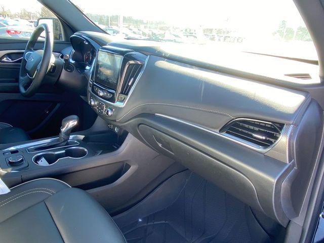 Photo of 2023 Mosaic Black Metallic Chevrolet Traverse