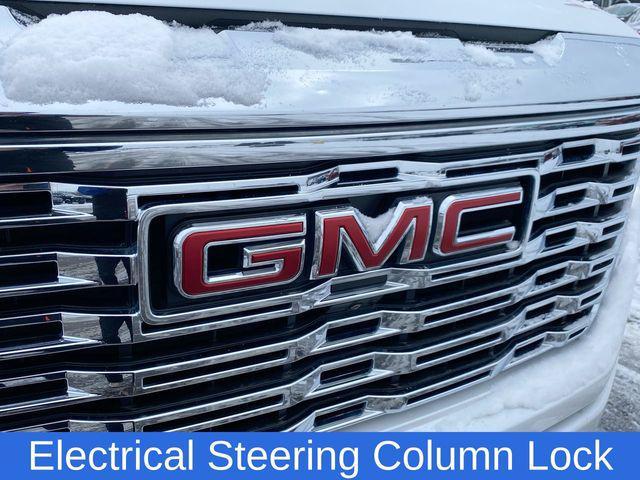 Photo of 2023 White Frost Tricoat GMC Sierra 1500