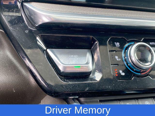 Photo of 2023 White Frost Tricoat GMC Sierra 1500