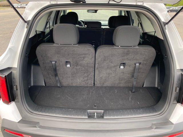Photo of 2023 Glacial White Pearl Kia Sorento