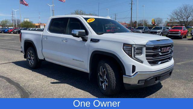 Photo of 2023 Summit White GMC Sierra 1500