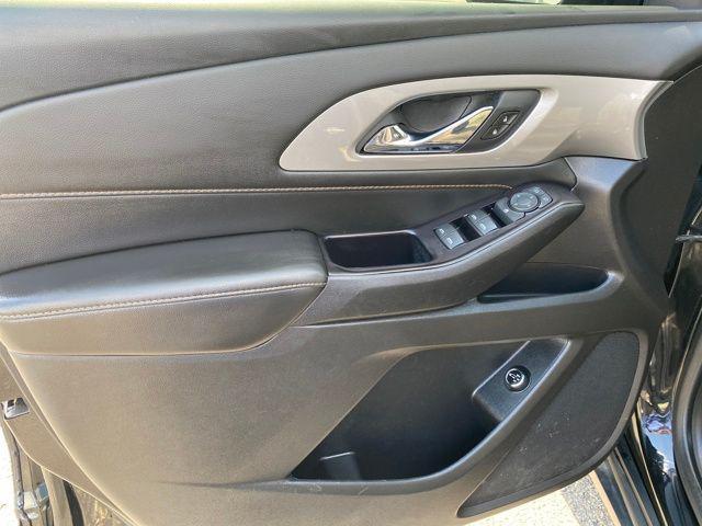 Photo of 2020 Mosaic Black Metallic Chevrolet Traverse