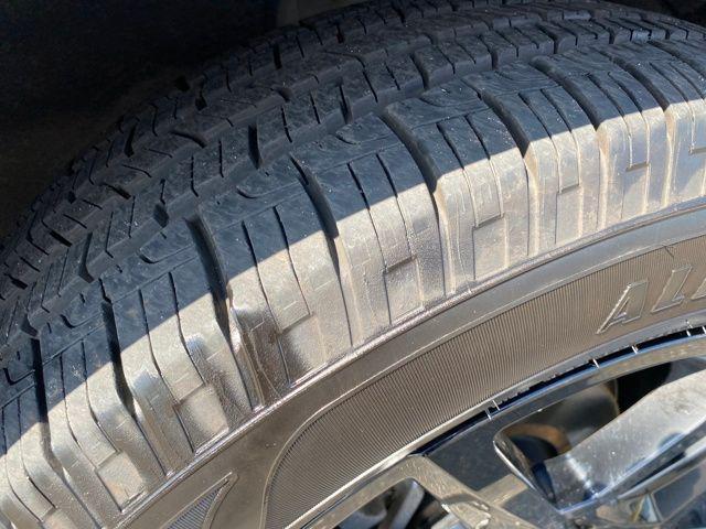 Photo of 2020 Mosaic Black Metallic Chevrolet Traverse
