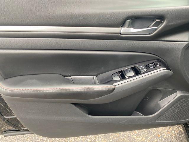 Photo of 2024 Super Black Nissan Altima