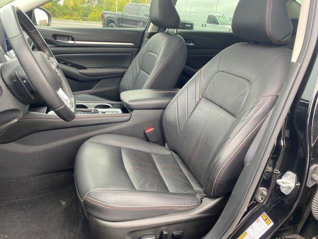 Photo of 2024 Super Black Nissan Altima
