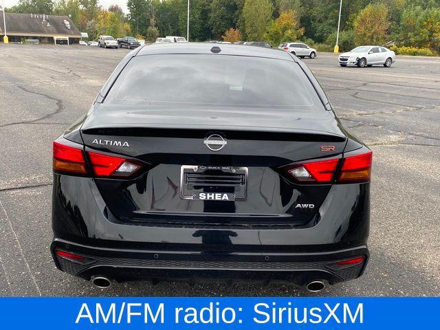 Photo of 2024 Super Black Nissan Altima