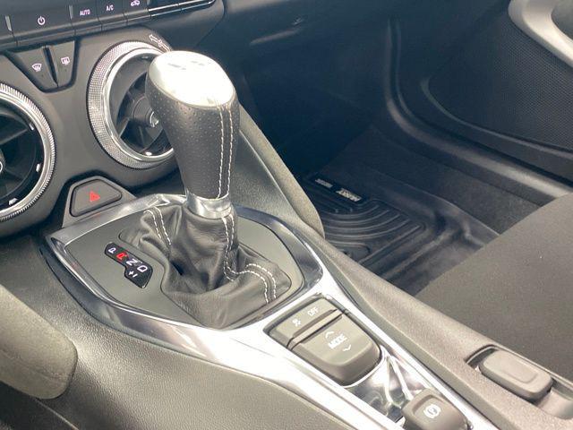 Photo of 2021 Summit White Chevrolet Camaro