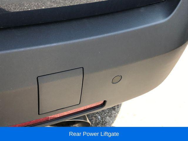 Photo of 2023 Northsky Blue Metallic Chevrolet Traverse