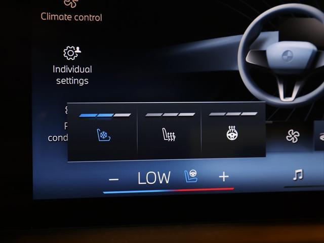 Photo of 2023 Frozen Deep Gray BMW i7