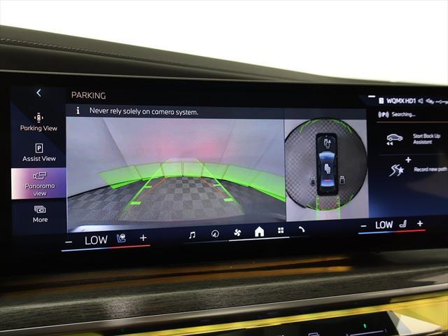 Photo of 2023 Frozen Deep Gray BMW i7