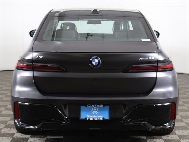 Photo of 2023 Frozen Deep Gray BMW i7