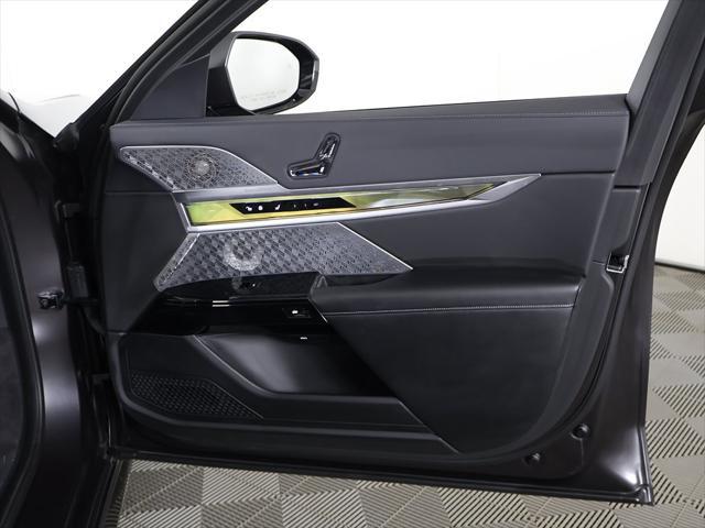 Photo of 2023 Frozen Deep Gray BMW i7