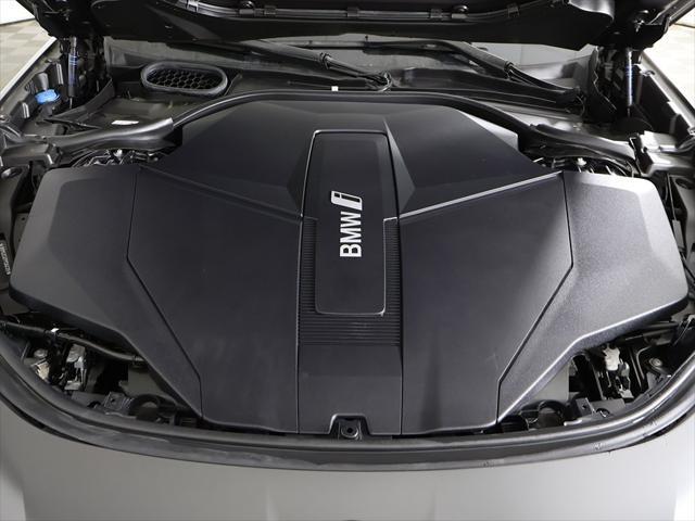 Photo of 2023 Frozen Deep Gray BMW i7