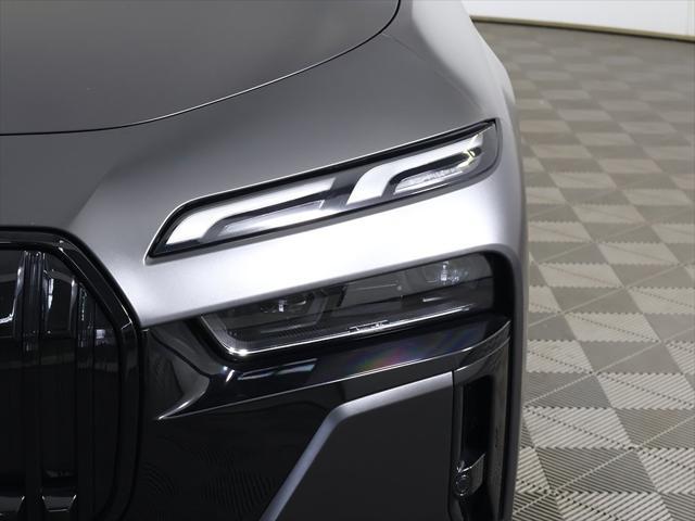 Photo of 2023 Frozen Deep Gray BMW i7