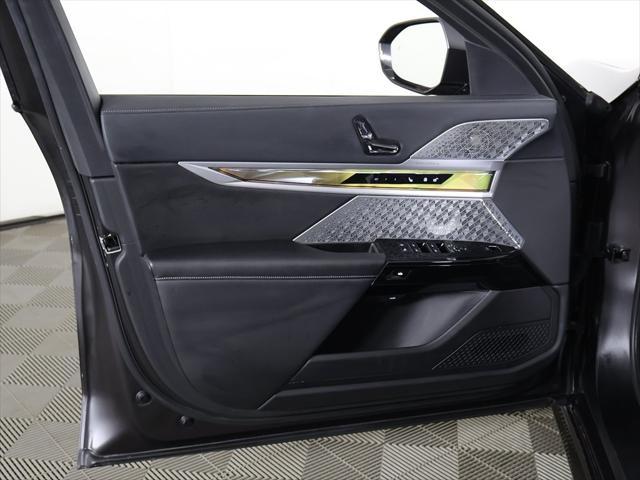 Photo of 2023 Frozen Deep Gray BMW i7