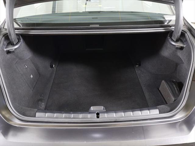 Photo of 2023 Frozen Deep Gray BMW i7