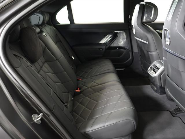 Photo of 2023 Frozen Deep Gray BMW i7
