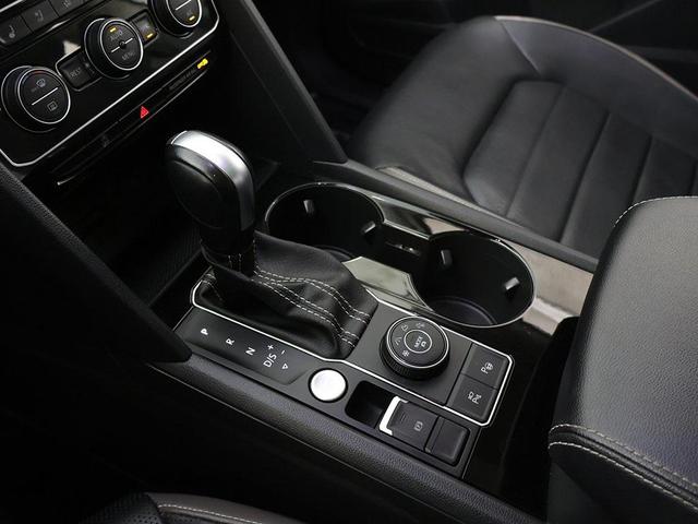 Photo of 2022 Pure White Volkswagen Atlas