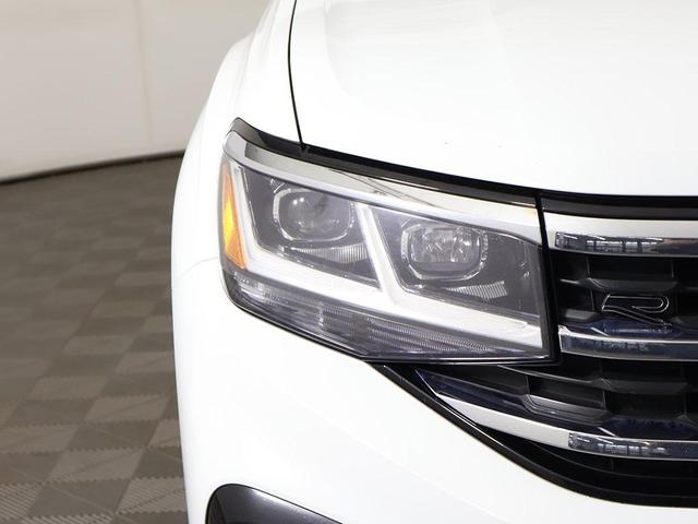 Photo of 2022 Pure White Volkswagen Atlas