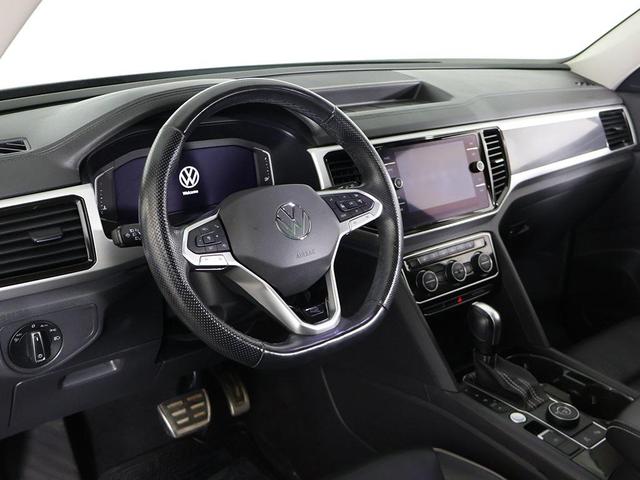 Photo of 2022 Pure White Volkswagen Atlas