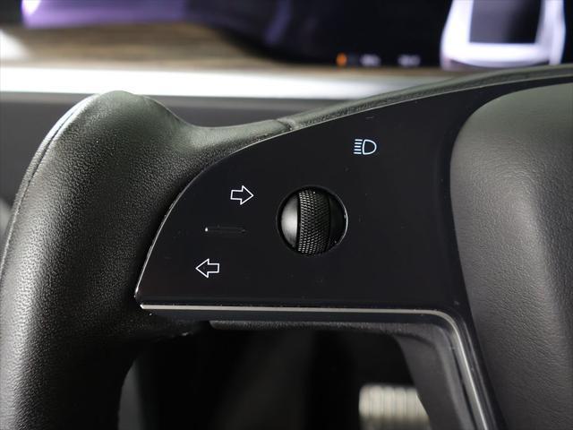 Photo of 2022 Pearl White Multi-Coat Tesla Model X