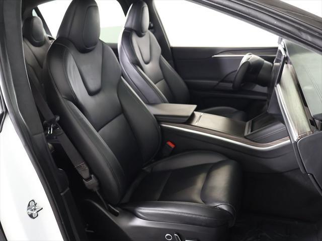 Photo of 2022 Pearl White Multi-Coat Tesla Model X