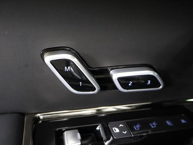 Photo of 2023 Hakuba Silver Metallic Land Rover Range Rover