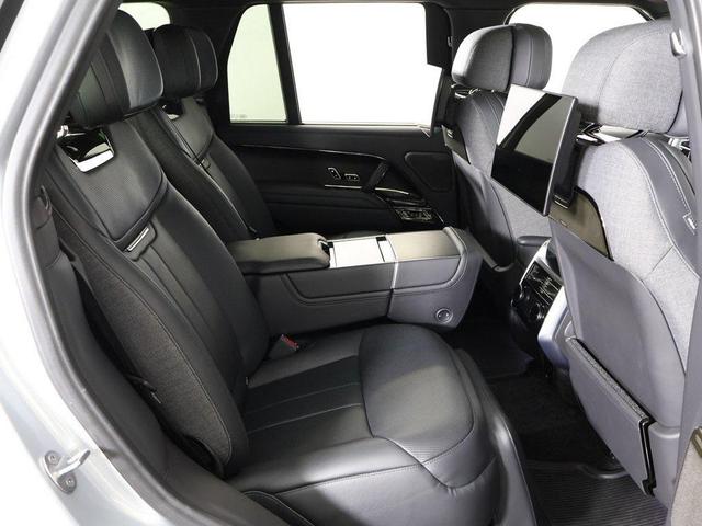 Photo of 2023 Hakuba Silver Metallic Land Rover Range Rover