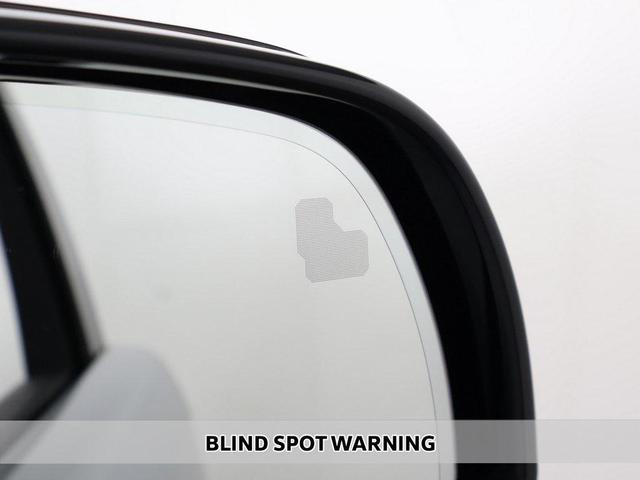 Photo of 2023 Hakuba Silver Metallic Land Rover Range Rover