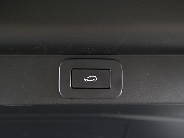Photo of 2023 Hakuba Silver Metallic Land Rover Range Rover