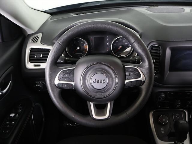 Photo of 2020 Diamond Black Crystal Pearlcoat Jeep Compass