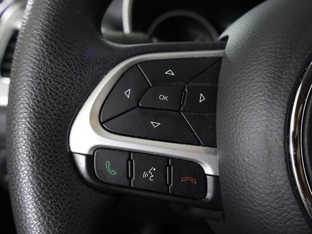Photo of 2020 Diamond Black Crystal Pearlcoat Jeep Compass