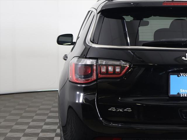 Photo of 2020 Diamond Black Crystal Pearlcoat Jeep Compass