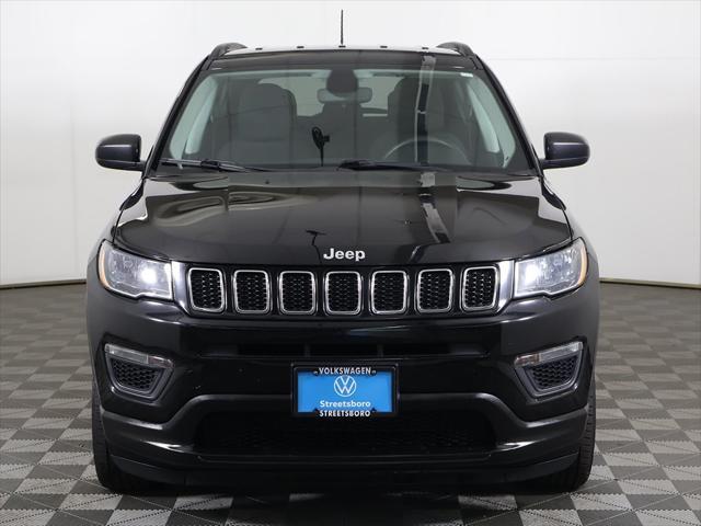 Photo of 2020 Diamond Black Crystal Pearlcoat Jeep Compass