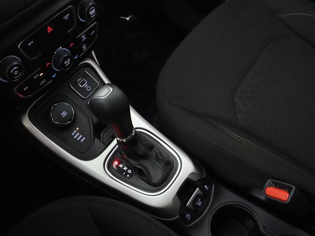 Photo of 2020 Diamond Black Crystal Pearlcoat Jeep Compass
