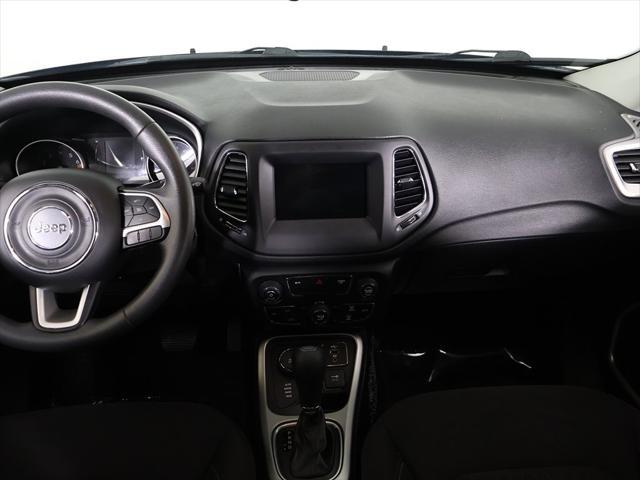 Photo of 2020 Diamond Black Crystal Pearlcoat Jeep Compass