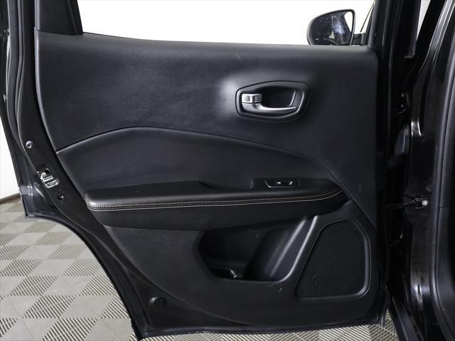 Photo of 2020 Diamond Black Crystal Pearlcoat Jeep Compass