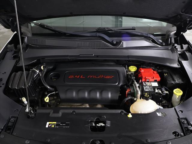 Photo of 2020 Diamond Black Crystal Pearlcoat Jeep Compass