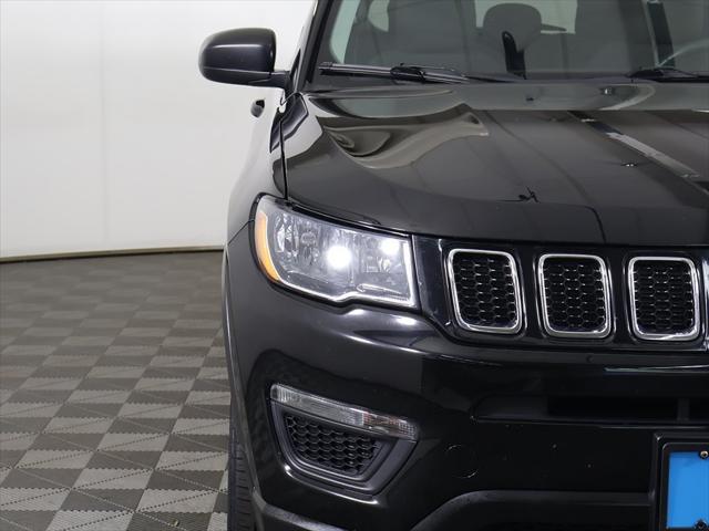 Photo of 2020 Diamond Black Crystal Pearlcoat Jeep Compass