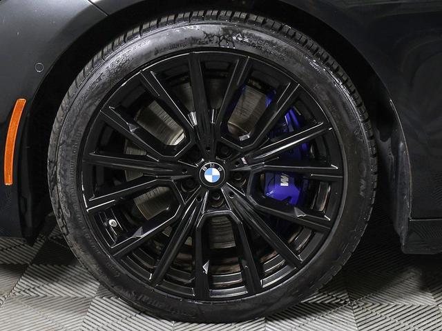 Photo of 2022 Black Sapphire Metallic BMW 750