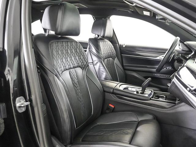Photo of 2022 Black Sapphire Metallic BMW 750