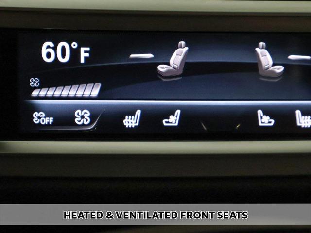 Photo of 2022 Black Sapphire Metallic BMW 750