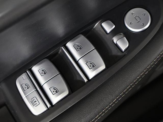 Photo of 2022 Black Sapphire Metallic BMW 750