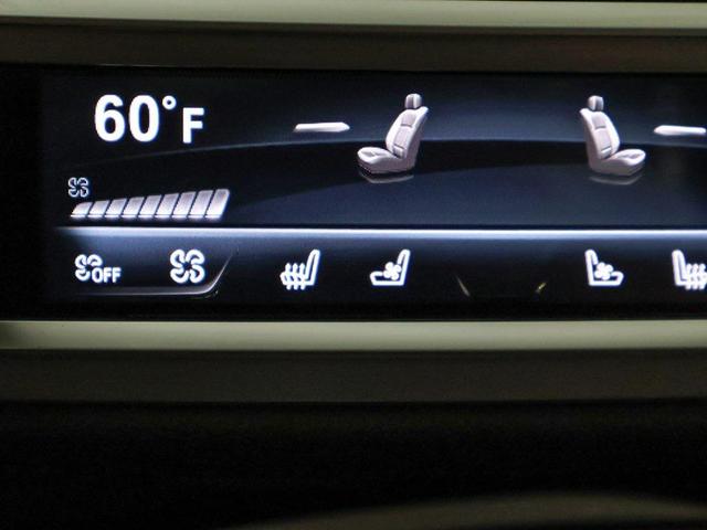 Photo of 2022 Black Sapphire Metallic BMW 750