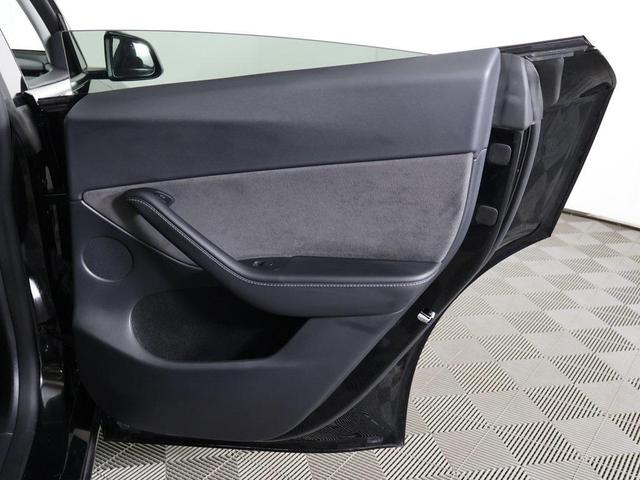 Photo of 2022 Solid Black Tesla Model Y