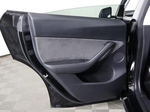 Photo of 2022 Solid Black Tesla Model Y