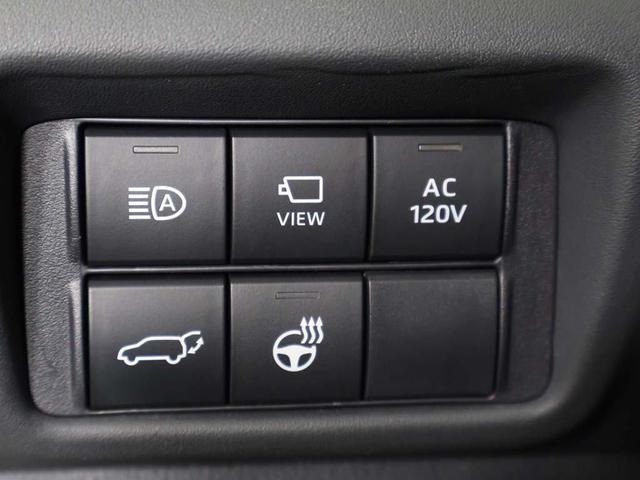 Photo of 2023 Wind Chill Pearl Toyota Highlander Hybrid