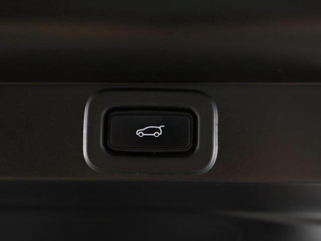 Photo of 2023 Fuji White Land Rover Range Rover