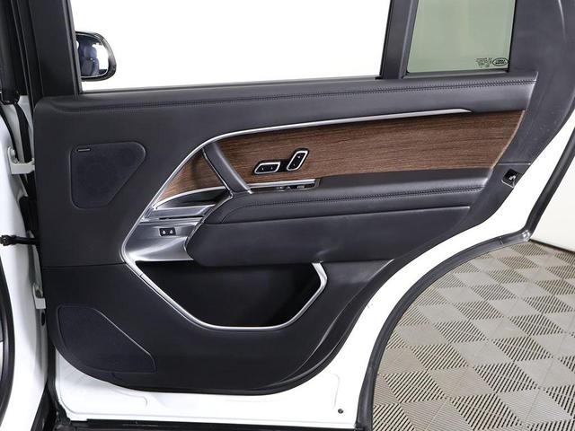Photo of 2023 Fuji White Land Rover Range Rover