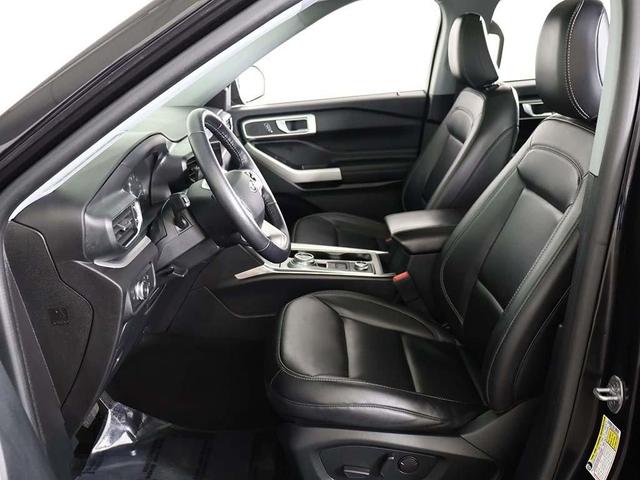 Photo of 2022 Agate Black Metallic Ford Explorer